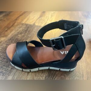 MIA Black Wedge Sandals w/back zipper closure. Ankle buckle strap.  2 1/2 heel.